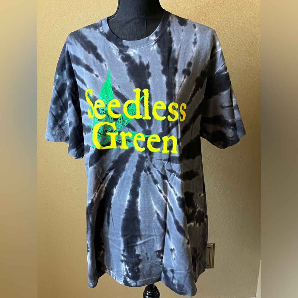 Black and gray tie dyed seedless green short sleeve T-shirt weed Size Large NWOT